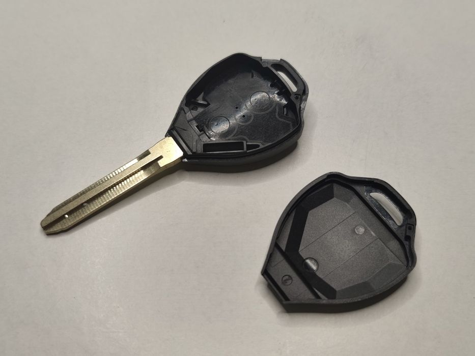 Carcaça Chave Capa Toyota Yaris Corolla Avensis RAV4 Auris Hilux Land Cruiser Comando Fixo 2 3 4 Botões Pânico Lâmina TOY43 Capa Substituição Novo