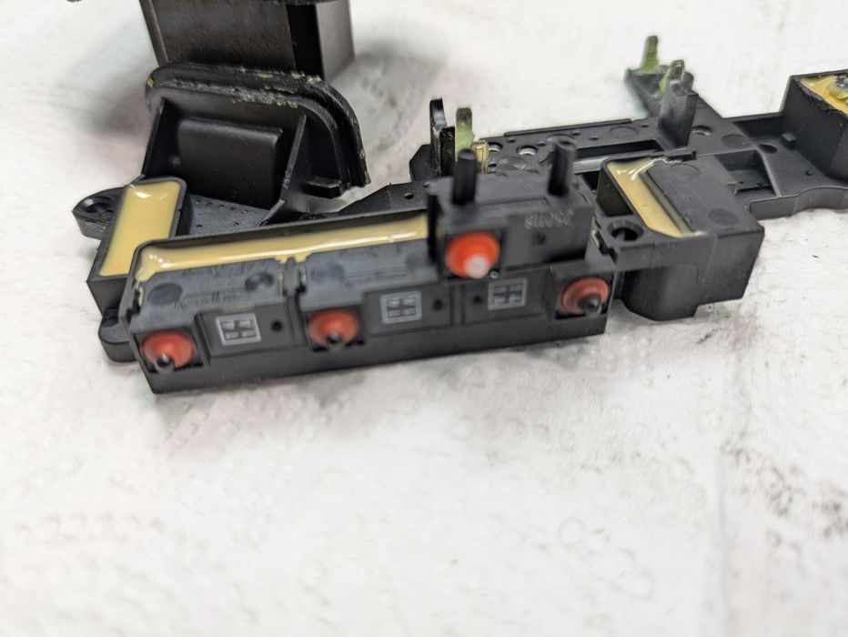 Кнопка для ремонту замка VW