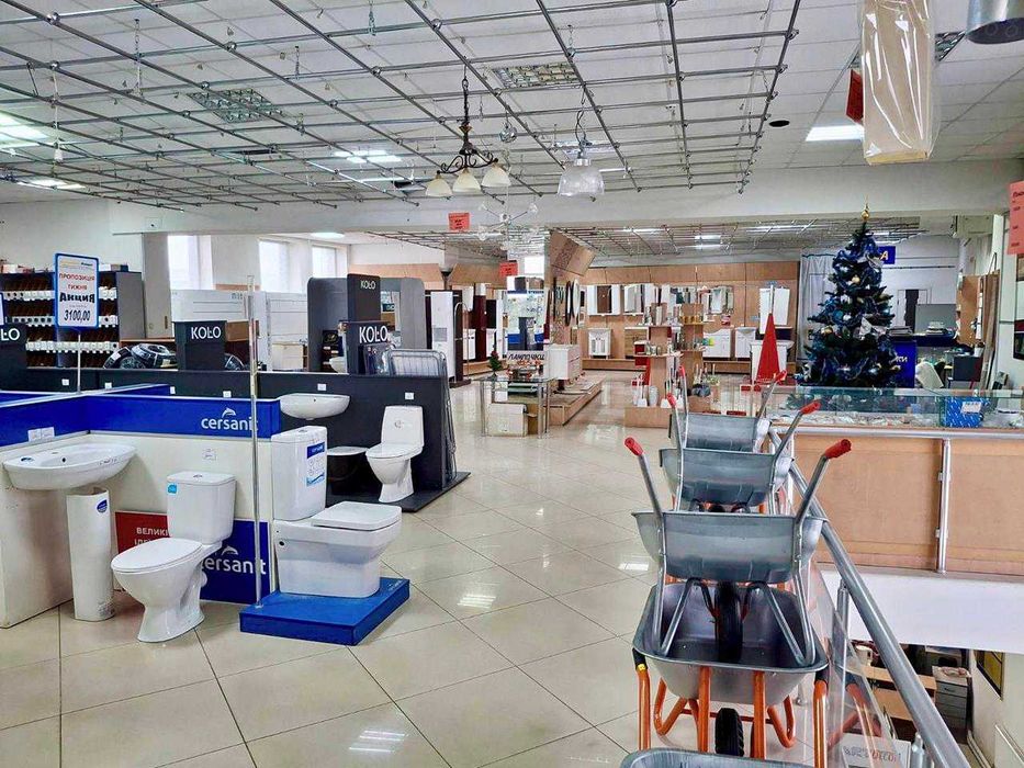 Оренда торгово-офісних приміщень площею 1400 м2 в р-ні вул. Ріпкінська