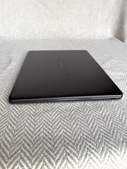 Huawei MateBook 13 HN-W19R 13,3"