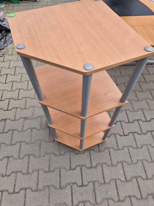Regal narożny  z 4 półkami