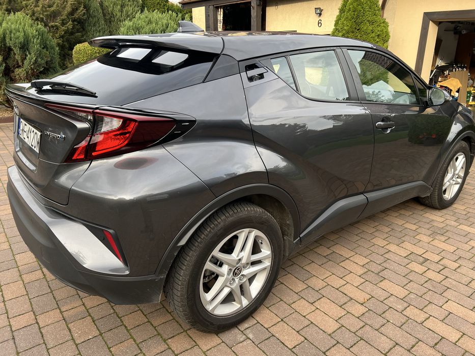 Toyota CH-R 1.8 hybryda