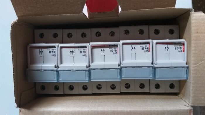 Lote de 11 seccionadores fusível 10x38 2 polos