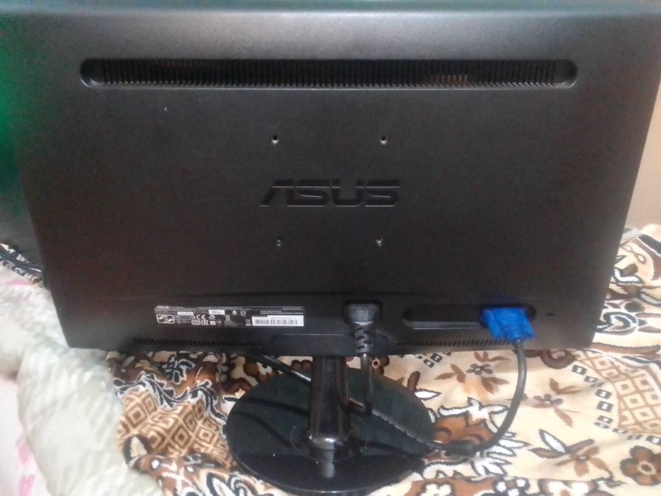 комп'ютер та манітор