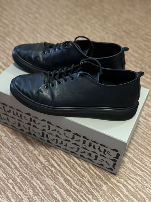 Чорні шкіряні жіночі кеди розмір 41 устілка 27 см