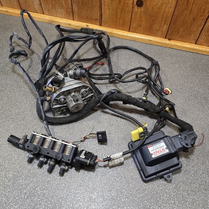 ГБО-4 підкапотка STAG-200 GoFast  комплект дня авто на 4 циліндрів