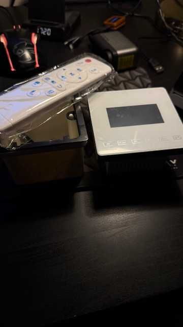 HIFI Music - (Espelho com Bluthoot e ligação Colunas e Aux.)