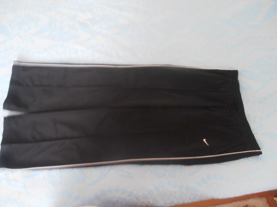 Calças da "Nike" original, novas tamanho M