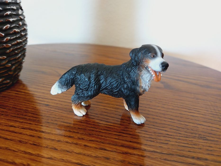 Pies berneńczyk schleich