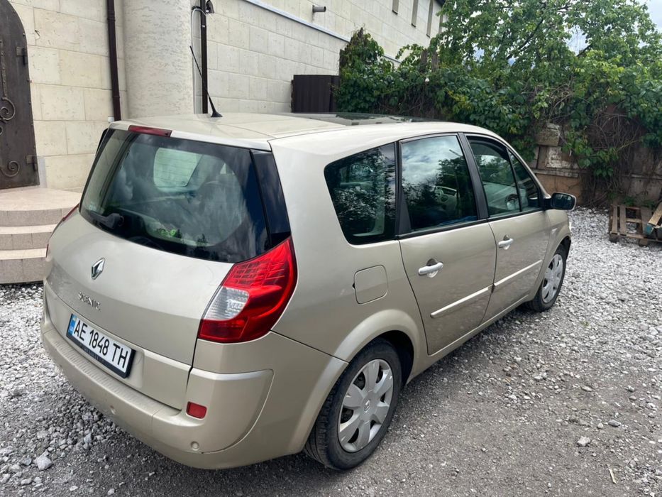 Продам RENAULT  scenik