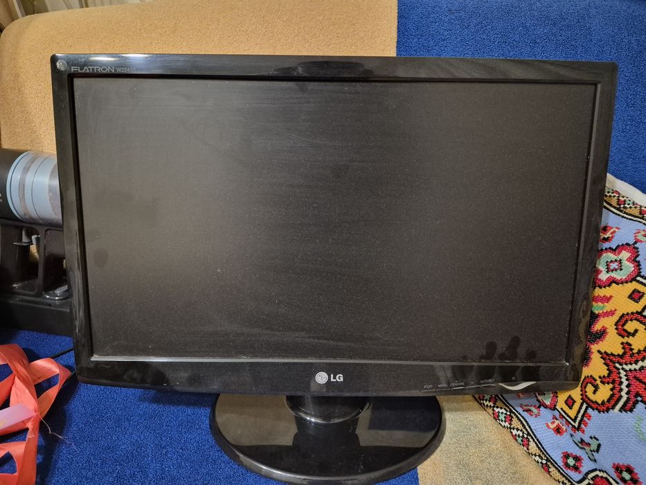 Монітор LG 22 дюйма