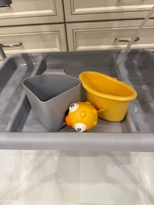 Столик для сповивання з ванночкою (пеленальний столик)