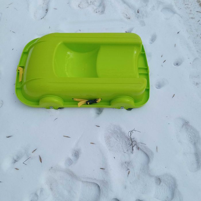 Санки колесами пластикові