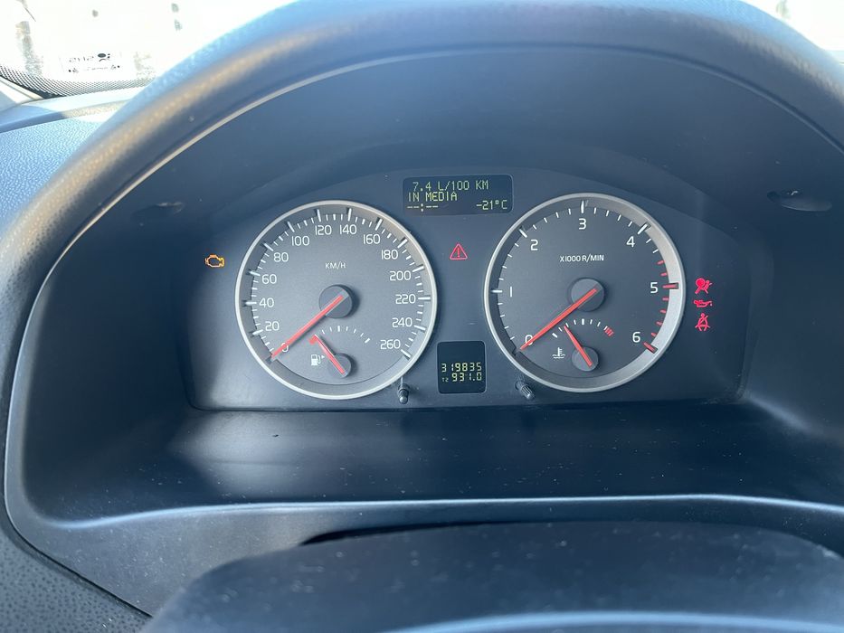 Volvo v50 2005 2.0d механіка