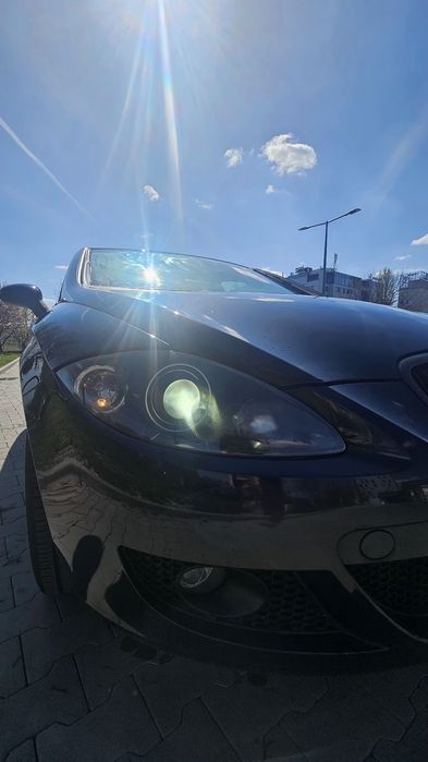 Seat Leon 2 (2007) ksenony i wyświetlacz radia (oryginał)