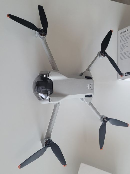 Dron DJI MINI 3 RC DISPLAY unit demo