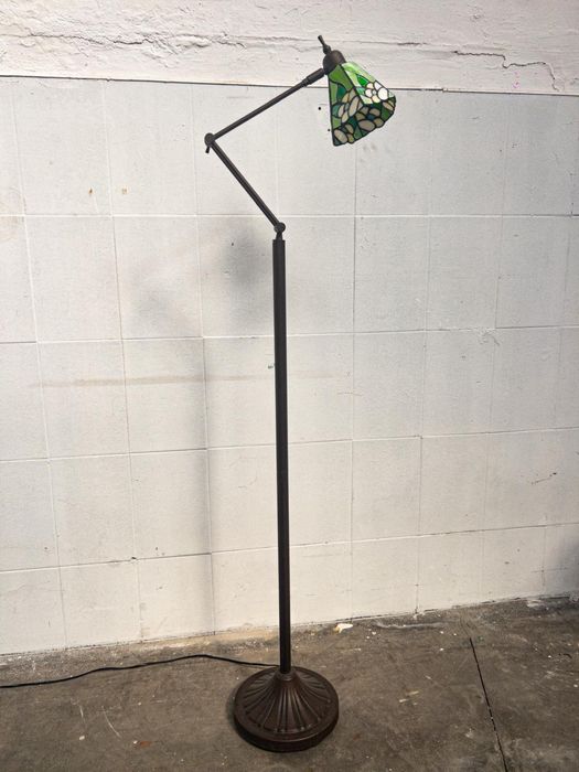 Candeeiro de pé anos 90, réplica arte nova