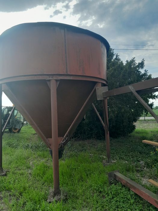 Sprzedam zbiornik betonowy