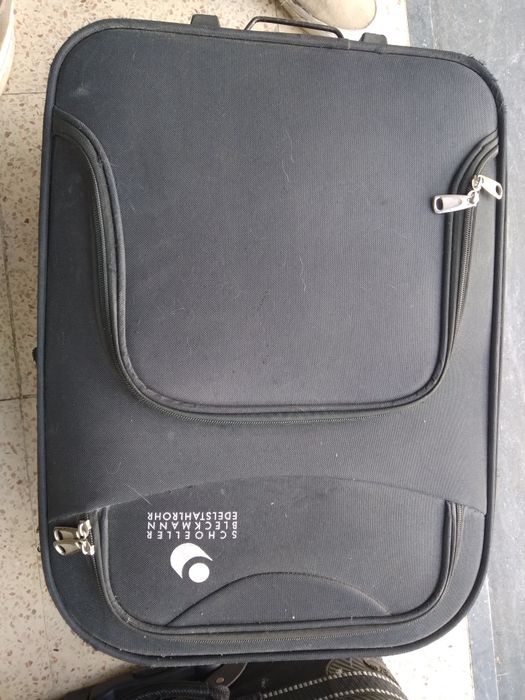 Pequena mala viagem bom estado possibilidade de entrega