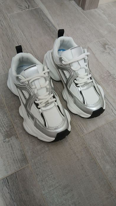 Кросівки 40 розмір