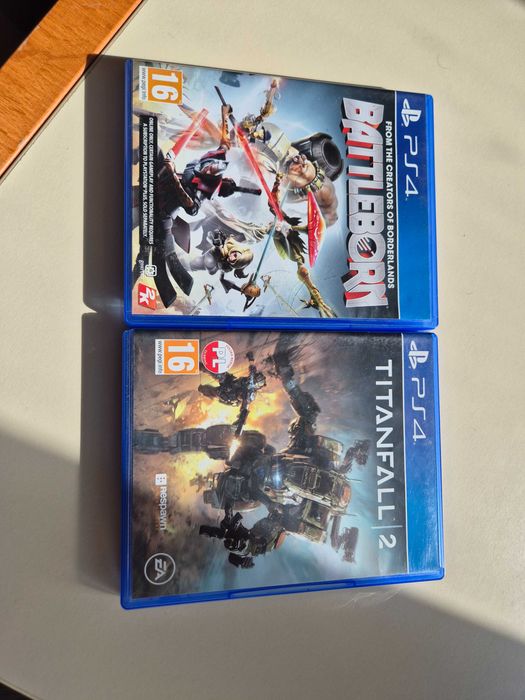 Ps4 500GB 2 pady 2 gry