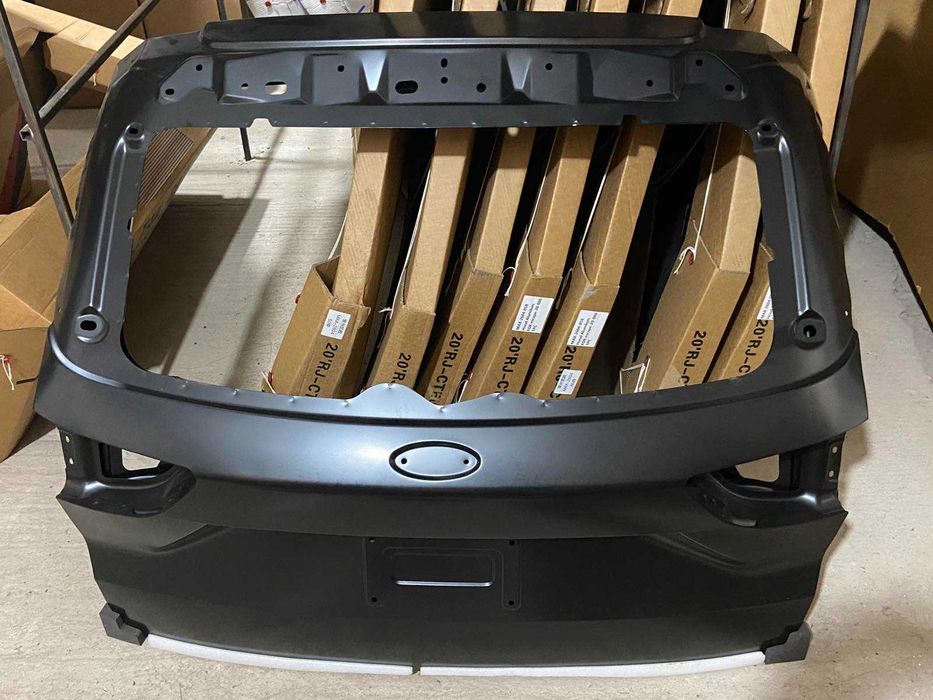 Ford Escape крышка багажника ляда 2023-2025  PJ6Z-7840010-A