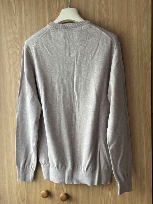 Sweter męski w serek