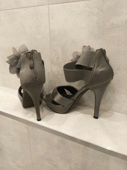 Szpilki szare srebrne r. 36