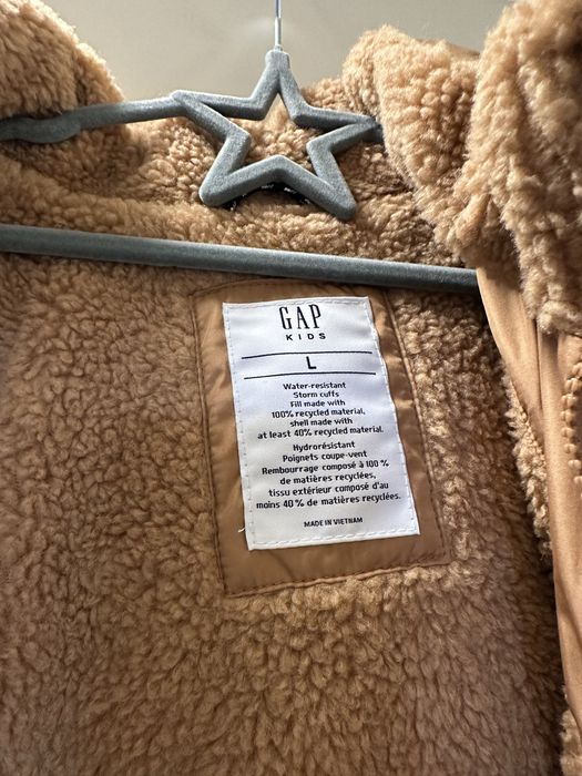 Продам нову зимову куртку Gap