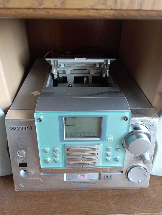 Продам музичний центр Samsung MM-ZB9 в робочому стані