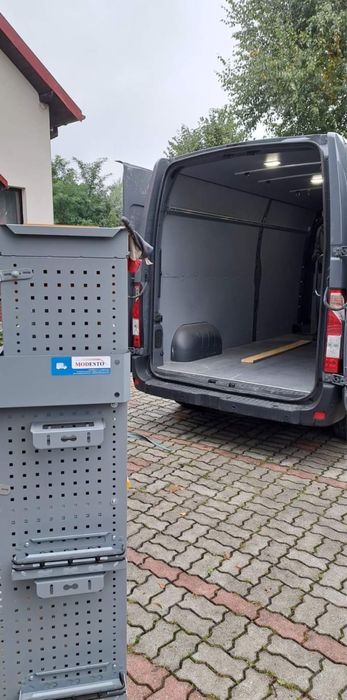 Szafka narzędziowa do busa tupu L3h2 dla elektryka, montera, hydraulik