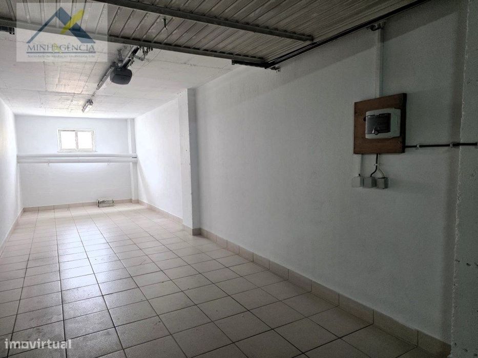 Garagem Box na zona do Dufa em Setúbal