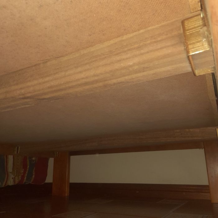 Mobília quarto (2 camas solteiro + 1 mesa de cabeceira), em pinho