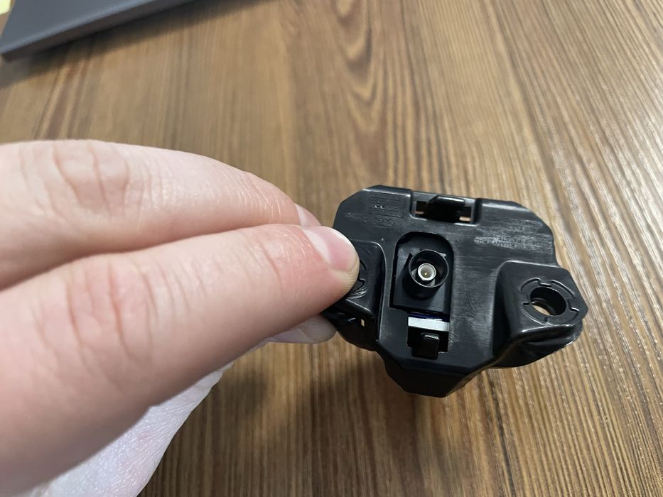 Кріплення передньої камери Audi Q7 4M rest кронштейн камери ауді ку7