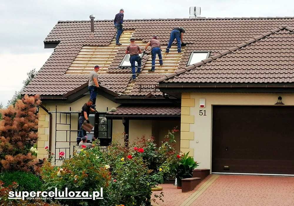 Naprawa dachu po kunie | Wdmuchiwanie celulozy | KUNY | UBEZPIECZENIE