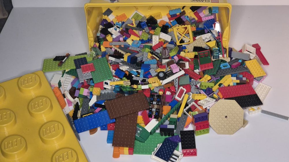 Lego Classic + Lego box