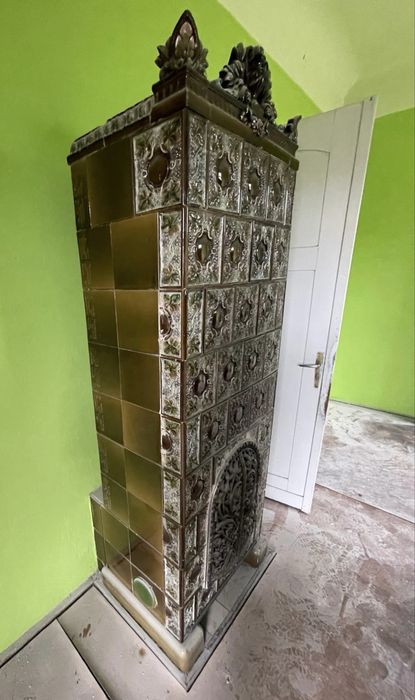 Zdobiony piec kaflowy