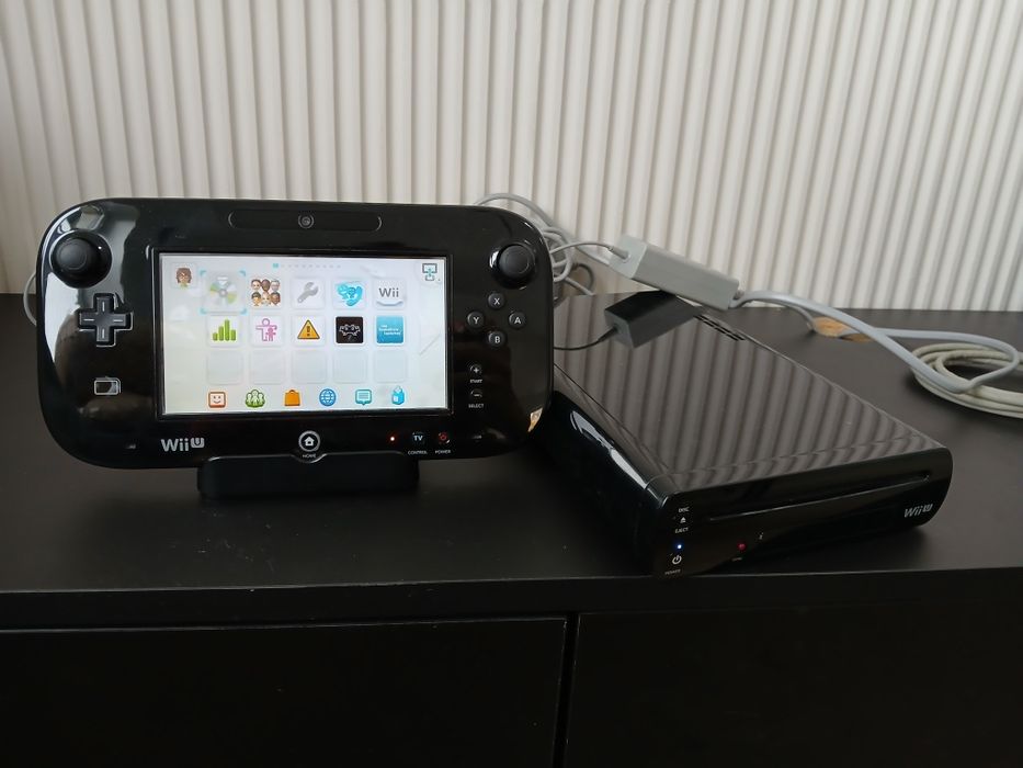 Nintendo Wii U + Gamepad + okablowanie