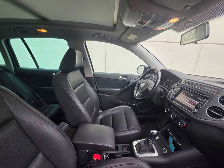 Volkswagen Tiguan Sport      2015
