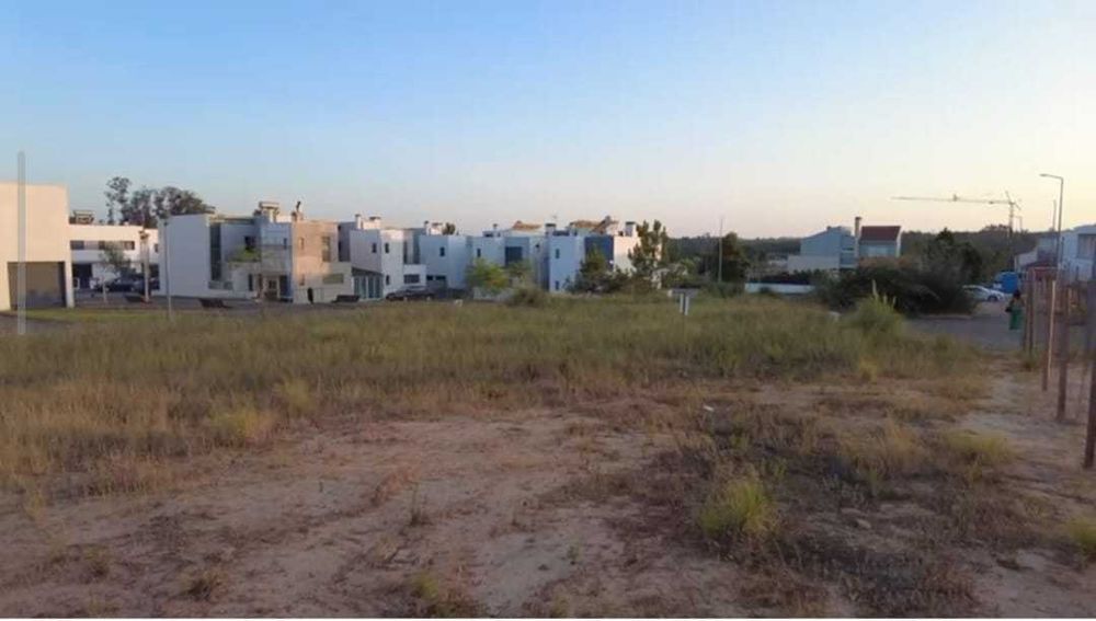 A concretização de uma construção idealizada, num só lote de terreno.