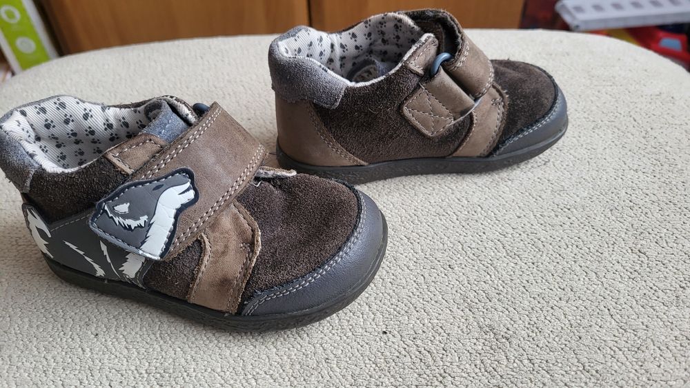 Trzewik, buty chłopięce Clarks, 21