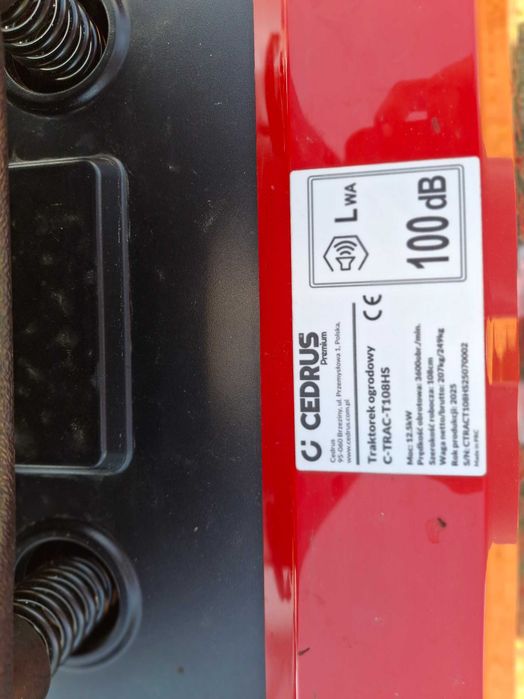 Traktorek Cedrus Premium C-TRAC-108HS wyrzut boczny 2- cylindry nowość 2026 !