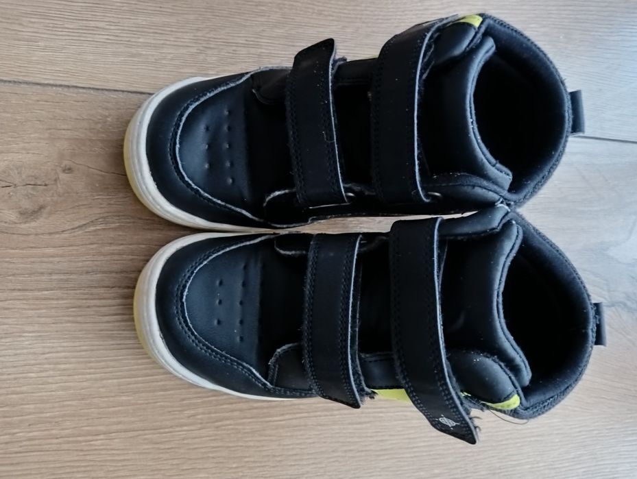 Buty chłopięce na rzepy