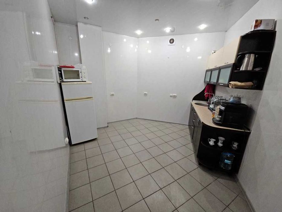 322 м2, офіс, Центр міста, 1 поверх.