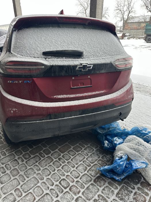 Задній бампер щевроле болт і є ще багато запчастин