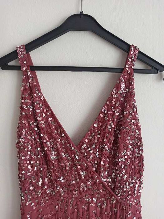 Piękna błyszcząca suknia maxi Maya Deluxe Asos