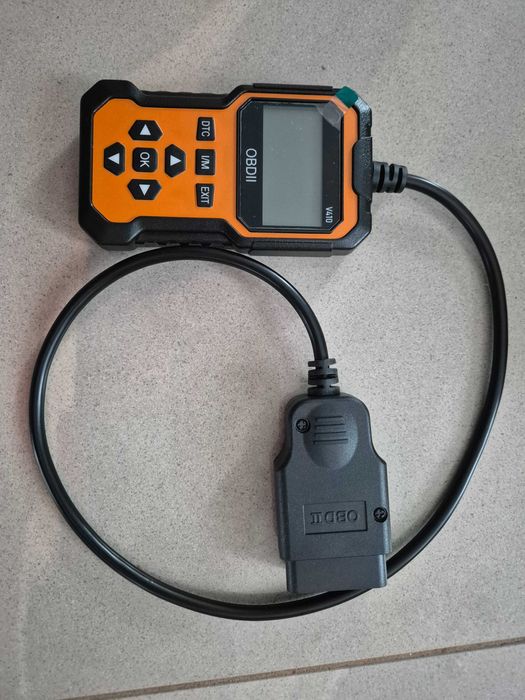 Skaner tester diagnostyczny do samochodów OBD2 V410 nie użyty.