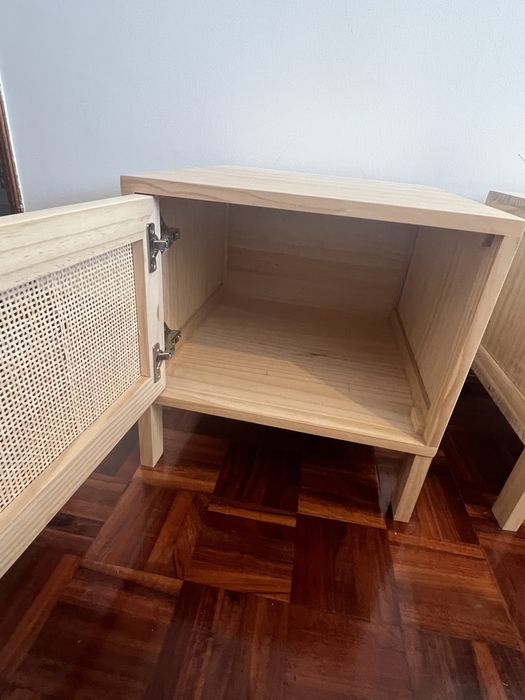 2 mesinhas de cabeceira madeira clara Sklum