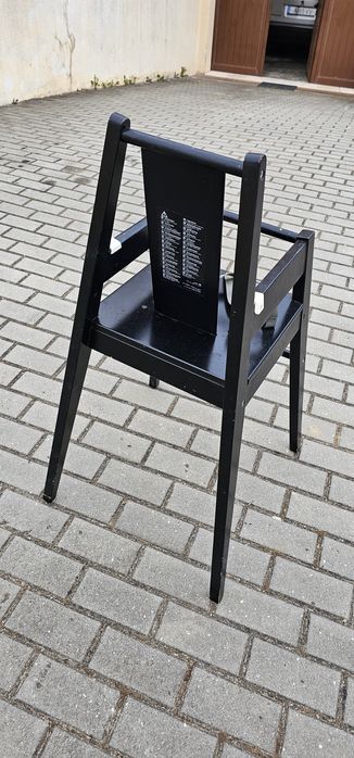 Cadeira de refeições para bebé Ikea em madeira