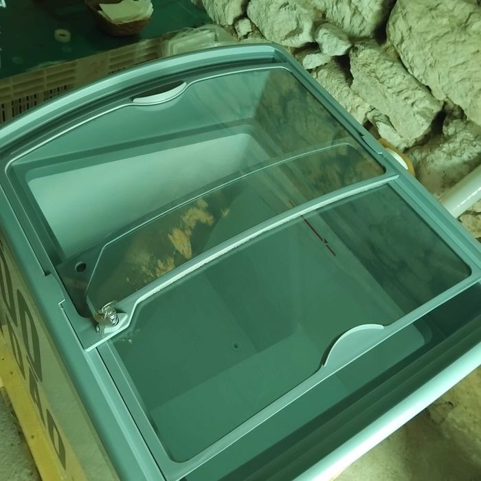 Congelador / Vitrine de Gelados Tefcold COMO NOVO – Ideal para Comércio / Mercados – Com Garantia